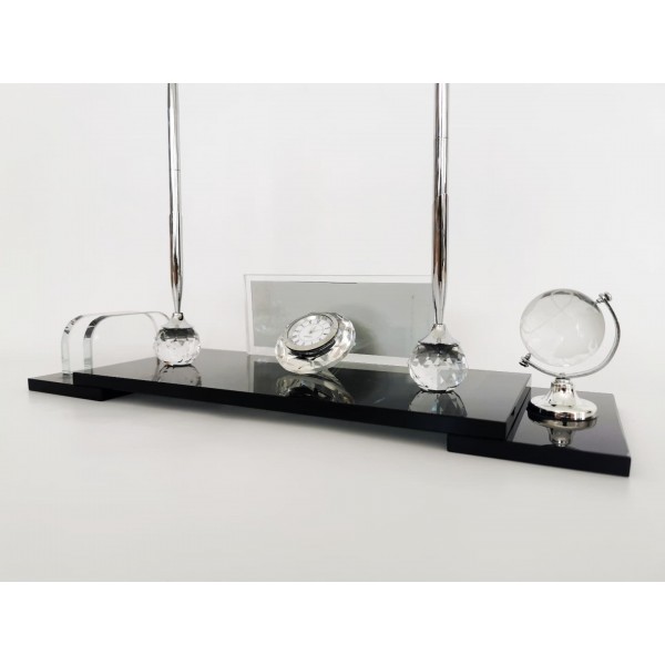 Büyük Boy Dünya Biblolu Kristal Masa İsimliği Büyük Boy Dünya Biblolu Kristal Masa İsimliği