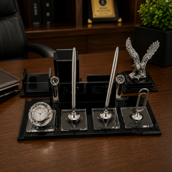 Kartal Biblolu Kristal Masa Seti