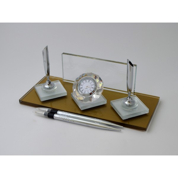 Gold&Beyaz Vip Kristal Masa İsimliği Gold&Beyaz Vip Kristal Masa İsimliği