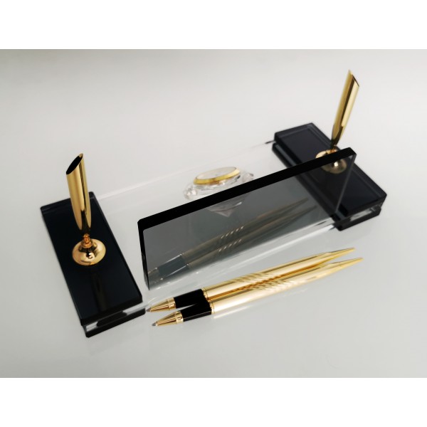 Plaket Fabrikası Füme Kristal Masa İsimliği