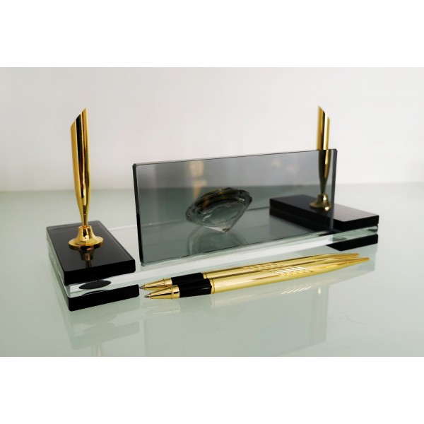 Plaket Fabrikası Füme Kristal Masa İsimliği