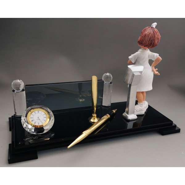 Kadın Doktor Biblolu Kristal Masa İsimliği