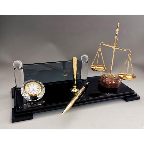 Terazi Biblolu Çift Cam Kristal Masa İsimliği