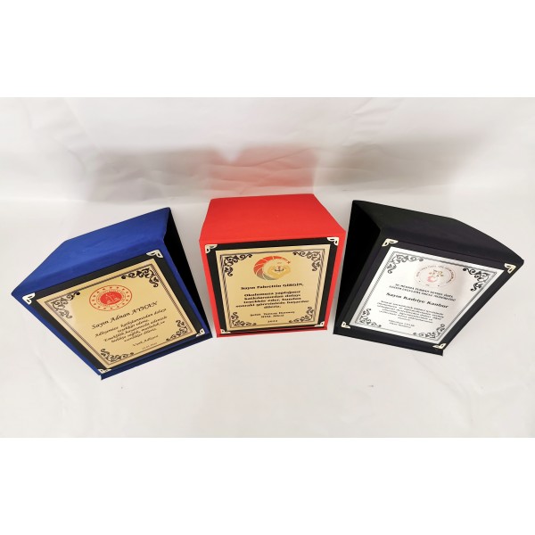 9x12 cm Şapkalı Model Albüm Plaket Kırmızı