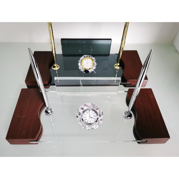 Hercai Ahşap Kenarlı Kristal Masa İsimliği