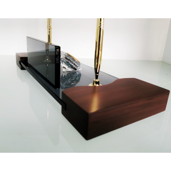 Hercai Ahşap Kenarlı Kristal Masa İsimliği