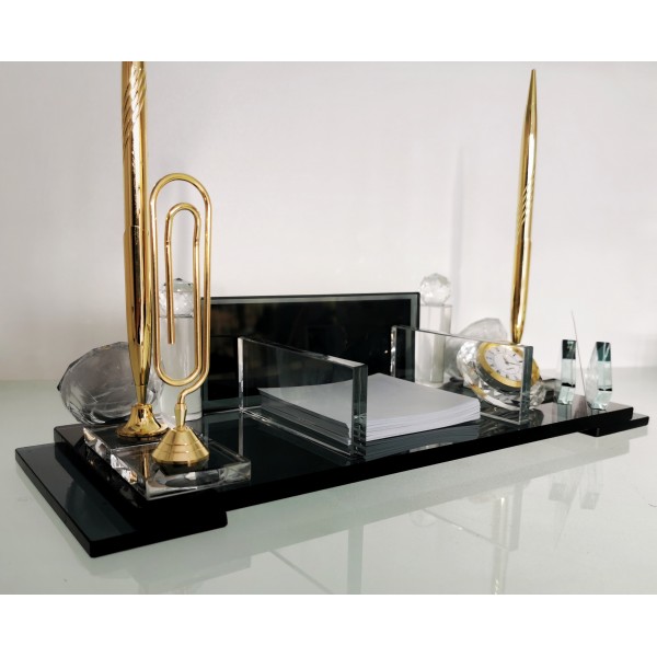 Mübrem Logolu kristal Masa İsimliği