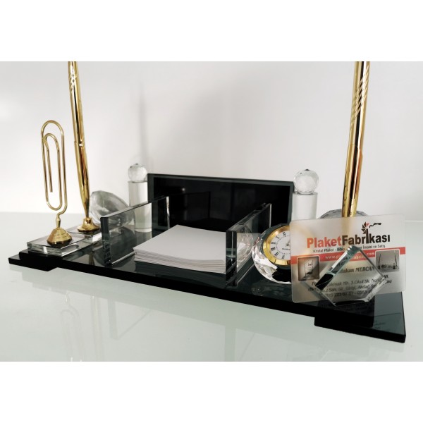 Mübrem Logolu kristal Masa İsimliği